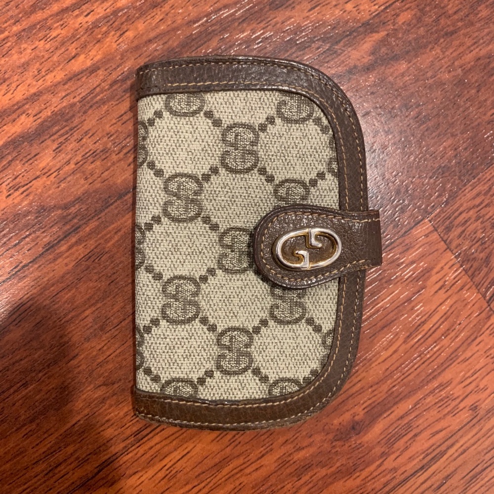 Authentic GUCCI key chain wallet